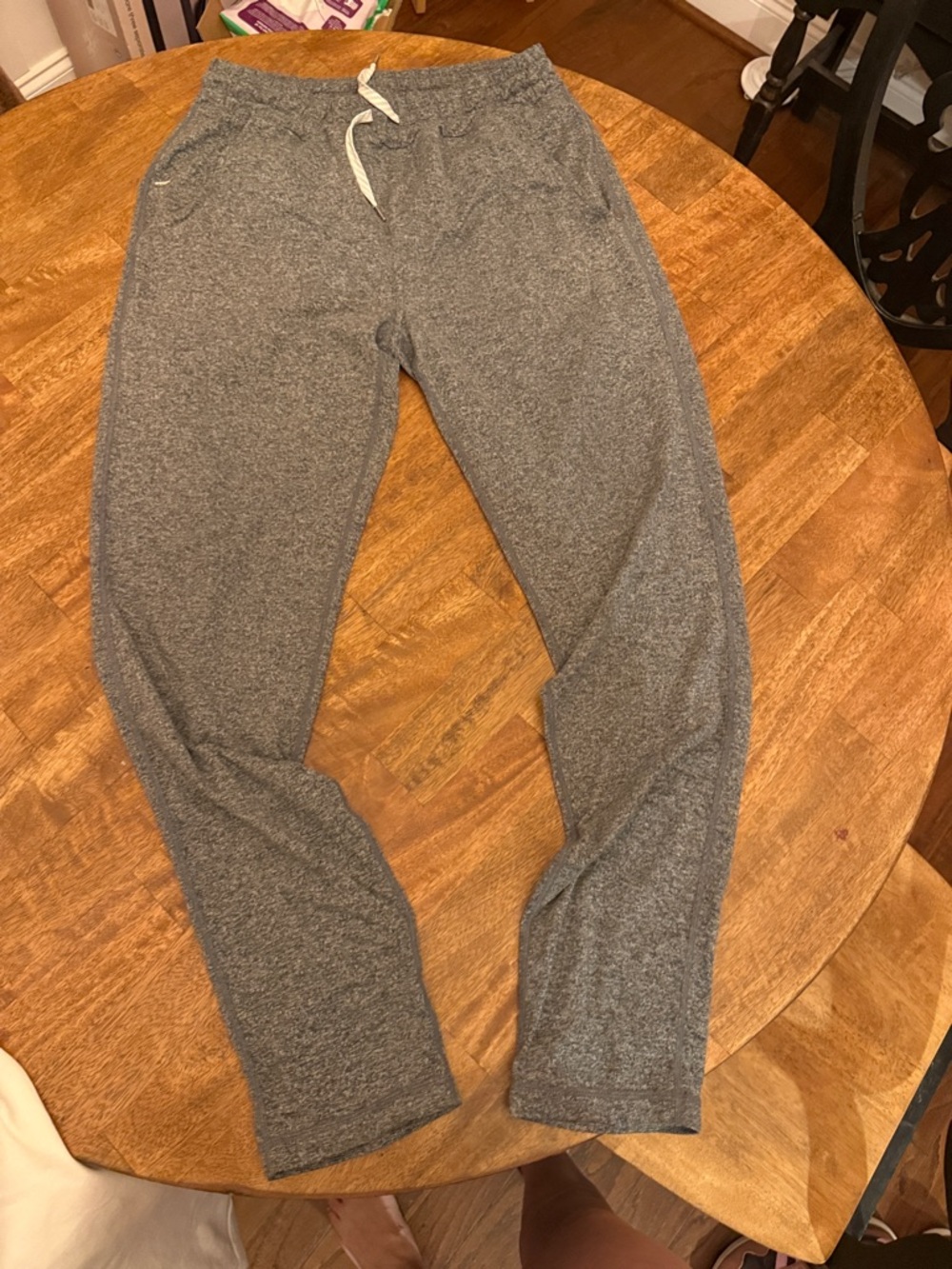 Vuori Men's Gray Sweatpants Joggers